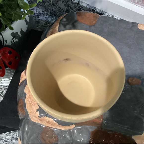 Ceramic or Pottery Crafted Pot with a Hummingbird in flight - Very Nice - Picture 5 of 10